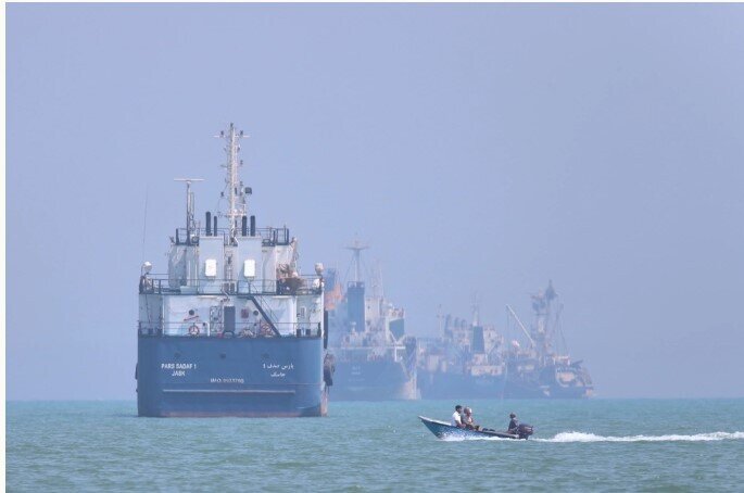 Bất đồng ở Hormuz nguy cơ thiêu rụi lệnh ngừng bắn Mỹ - Iran