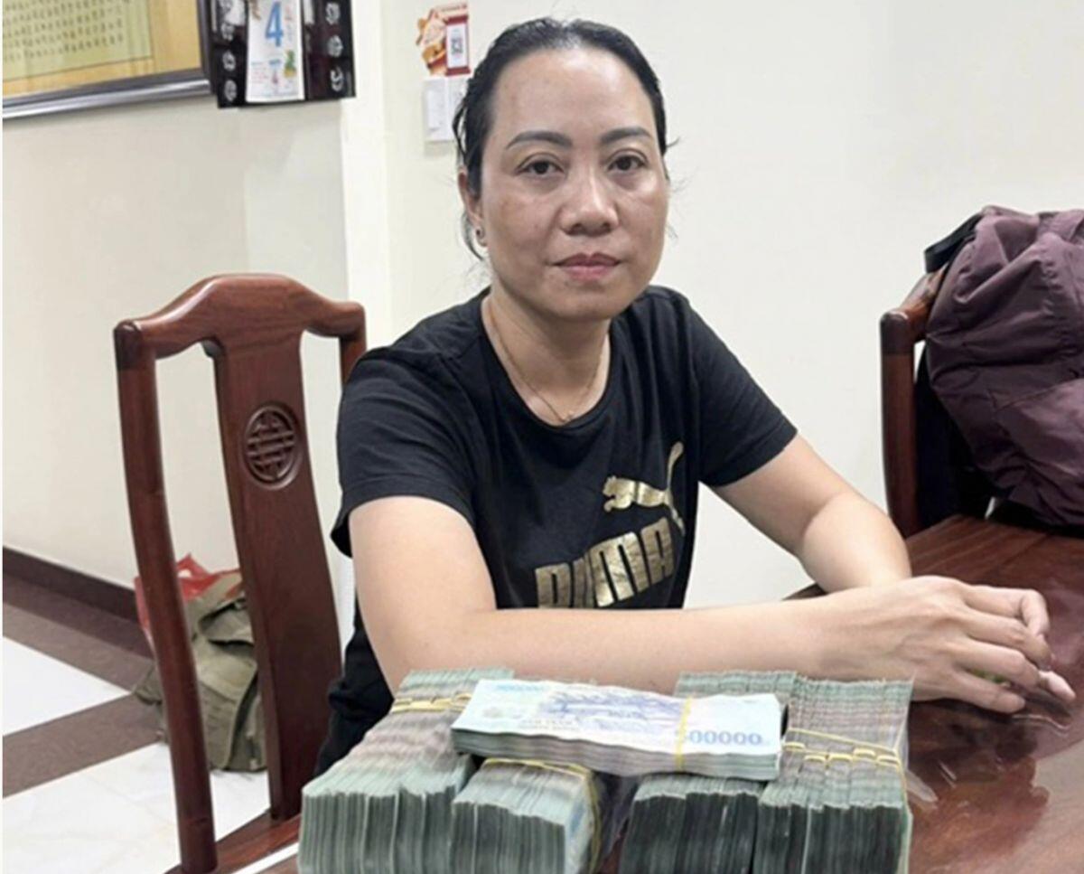 Người đàn ông Ấn độ mang gần 1.500 viên kim cương vào Việt Nam