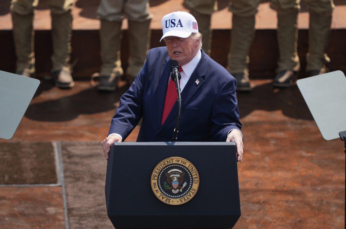 Ông Trump ra lệnh 'đáp trả chưa từng thấy' nếu bị Iran ám sát