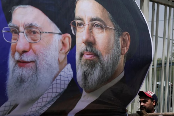 Lãnh tụ Iran "thề" báo thù