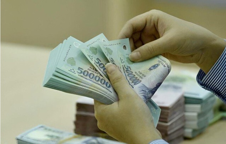 Gửi tiết kiệm 12 tháng lãi suất lên tới 9,2%: Bất ngờ số tiền về tay khi gửi 300 triệu đồng