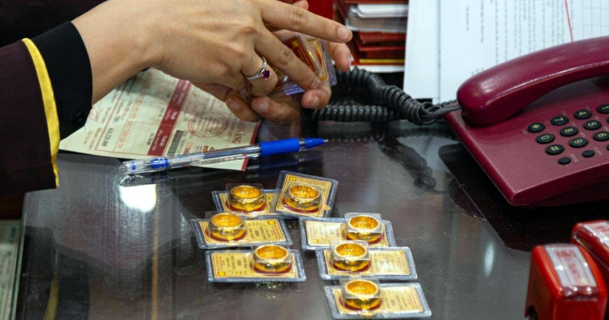 Vàng giảm, chênh lệch vẫn cao