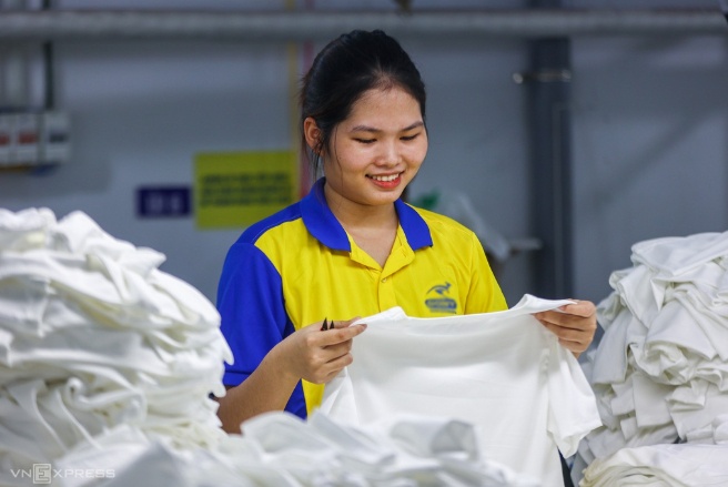 Lương tối thiểu dự kiến tăng cao nhất 390.000 đồng