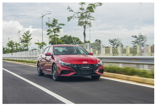 Giá xe Hyundai Elantra lăn bánh tháng 7/2026