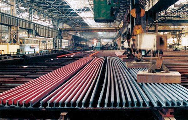 Ai dẫn đầu thị trường thép ray HPG hay VinMetal?