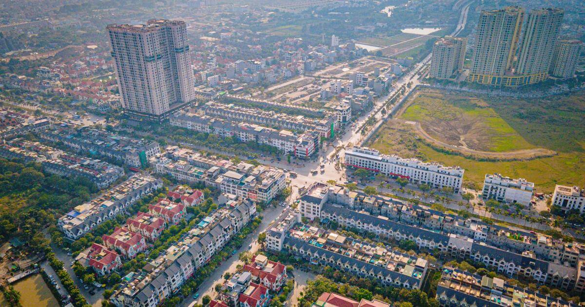 Địa ốc bước vào cuộc đua mới
