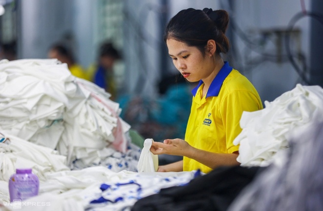 Bộ Nội vụ: Lương tối thiểu đề xuất 7,8% 'cao hơn mức sống tối thiểu'