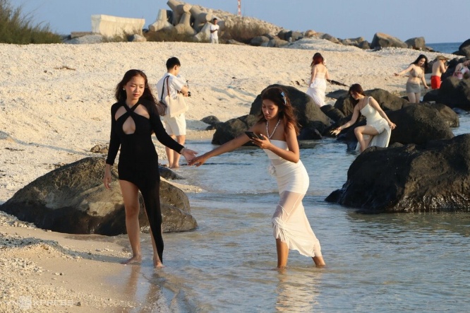 Vé máy bay trong nước 'rẻ hiếm thấy' giữa hè