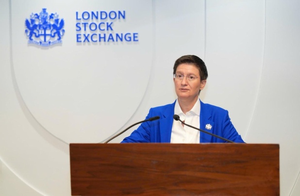 Bà Nguyễn Thị Phương Thảo bấm nút khai phiên Sàn giao dịch Chứng khoán London