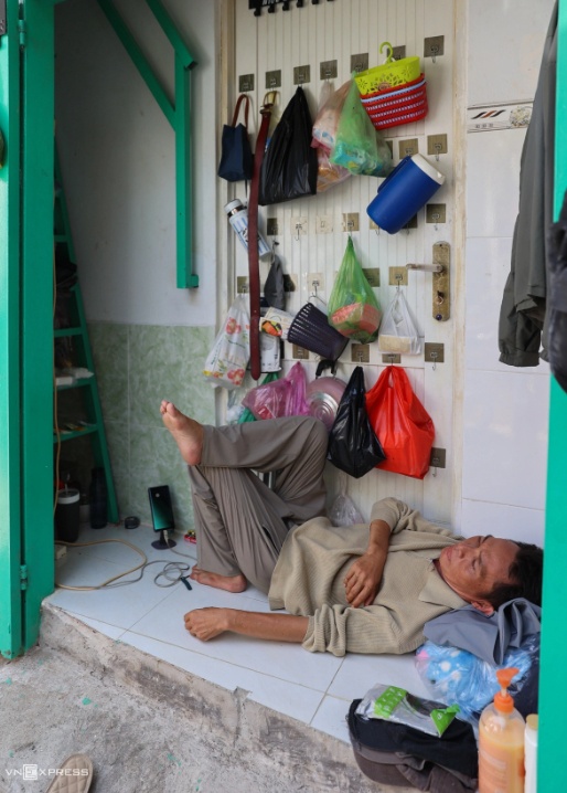 Nhà siêu mỏng mọc lên sau giải tỏa rạch Xuyên Tâm
