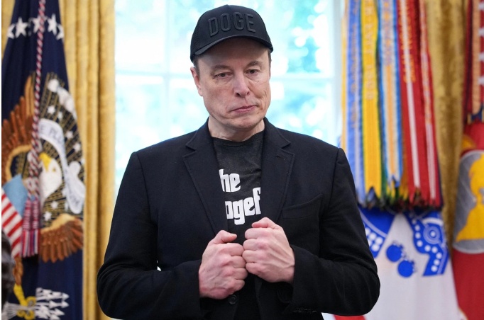 Elon Musk thừa nhận đã lún quá sâu vào chính trị