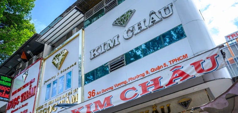 Khách mua kim cương nên làm gì?