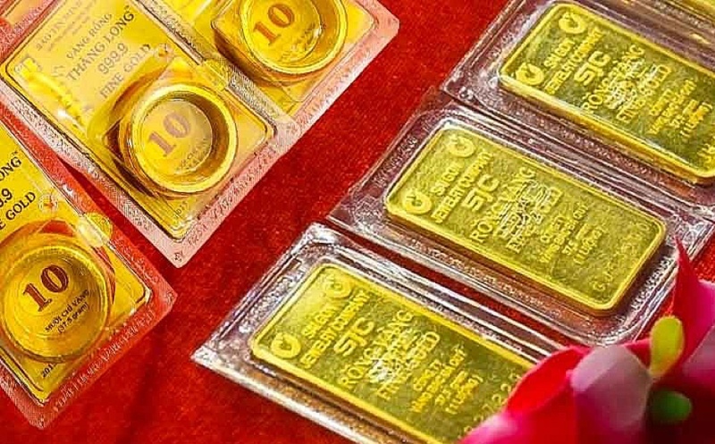 Vàng miếng bứt tốc, vàng nhẫn phân hóa