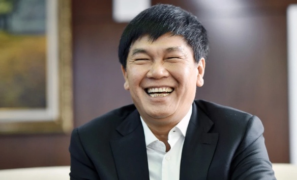 'Vua thép' lập kỷ lục doanh thu