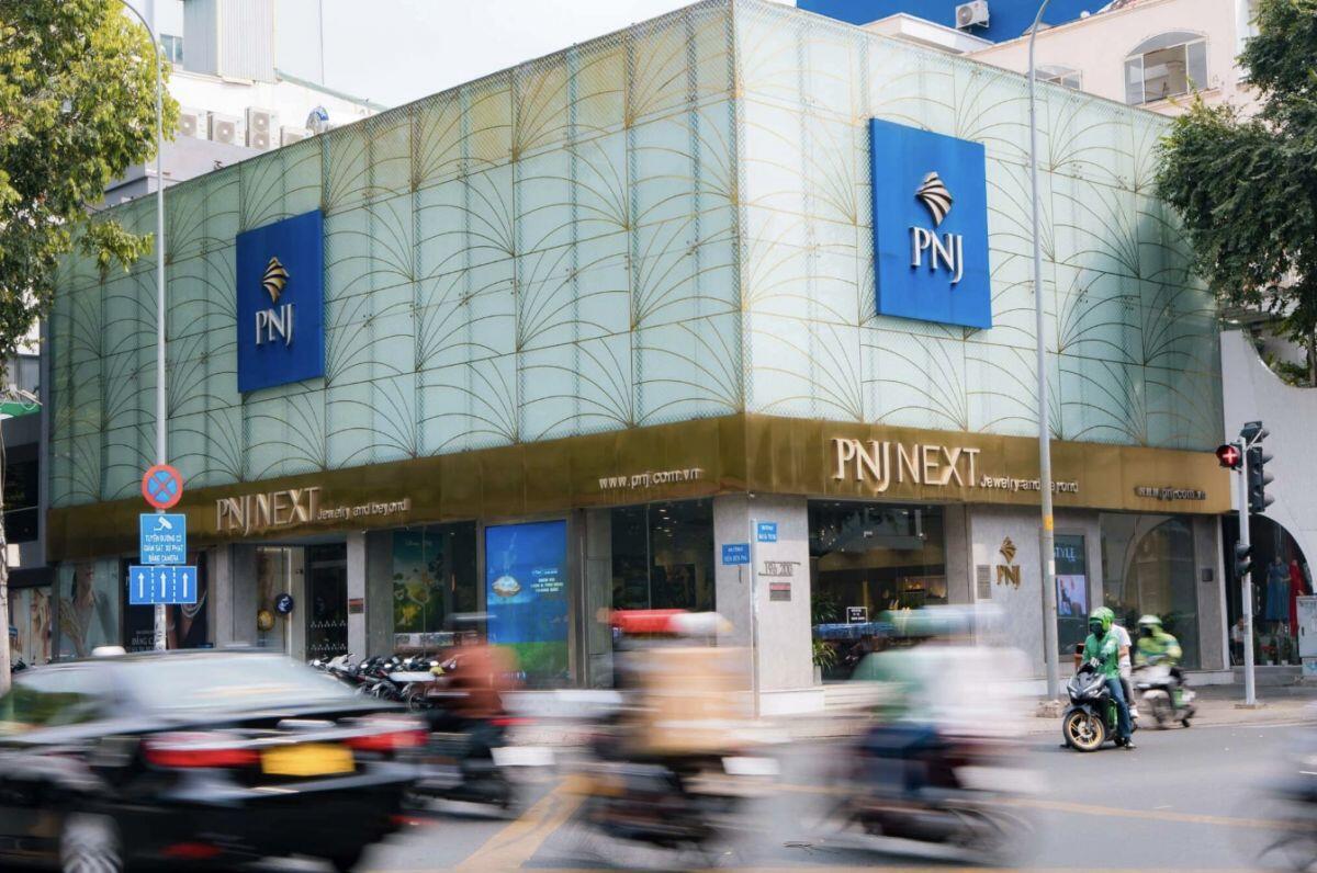 PNJ lỗ kỷ lục vì dự phòng mua lại kim cương, vàng