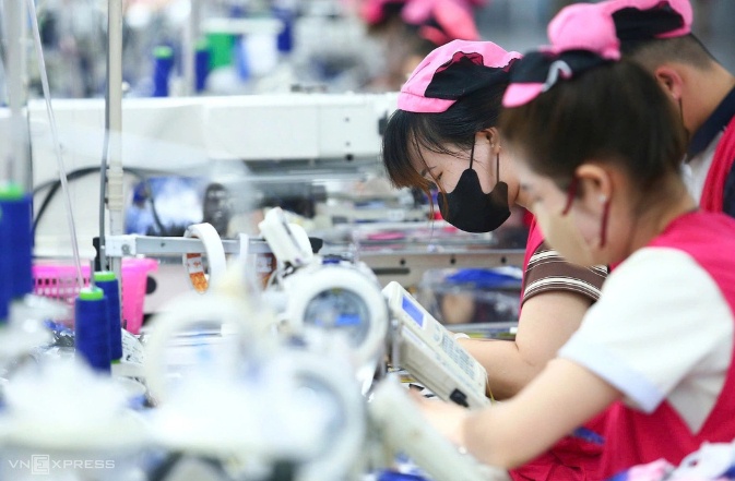 Phạt đến 25 triệu đồng với doanh nghiệp giữ giấy tờ của người lao động