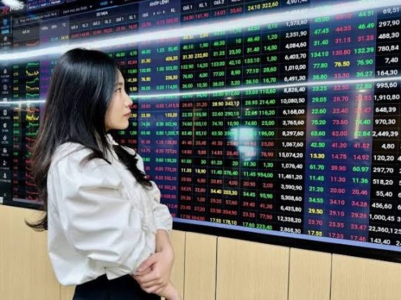 VN-Index trước cơ hội bứt tốc
