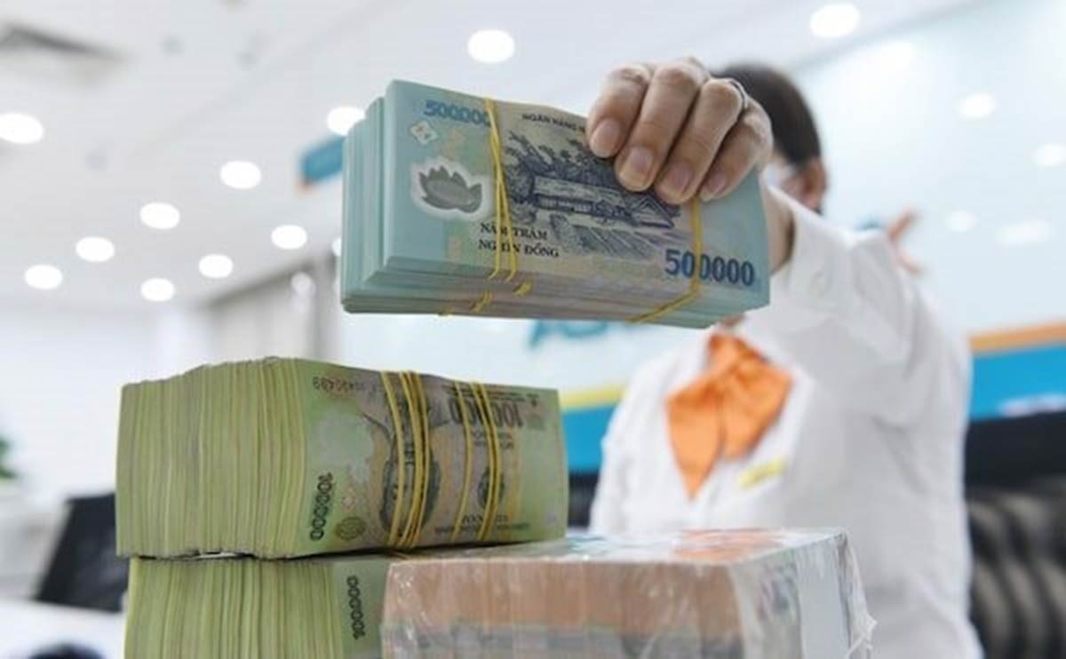Không còn room tín dụng, ngân hàng cạnh tranh bằng gì?