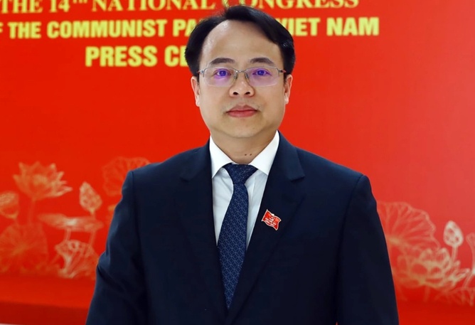 Cơ quan Cảnh sát điều tra Công an tỉnh Bắc Ninh vừa tống đạt quyết định khởi tố, tạm giam ông Dũng để  ...