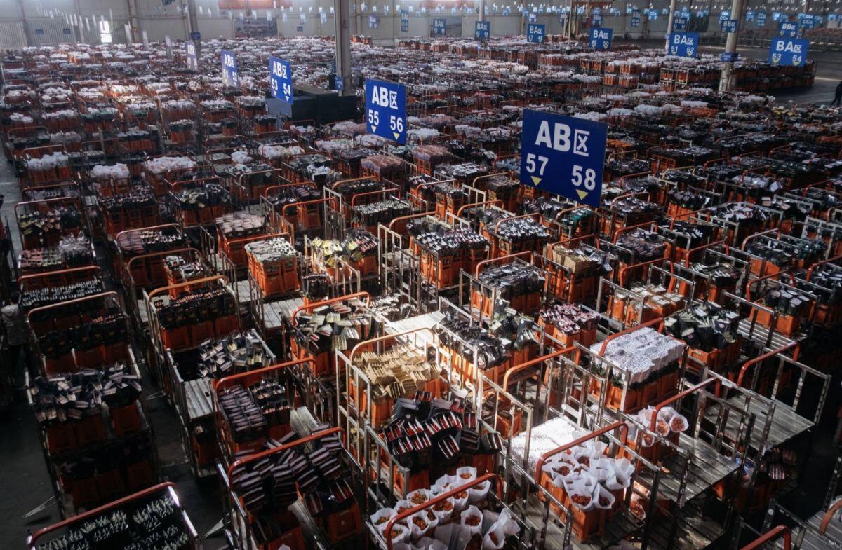 Sức mạnh logistics Trung Quốc qua bó hồng 14 tệ freeship 2.000 km