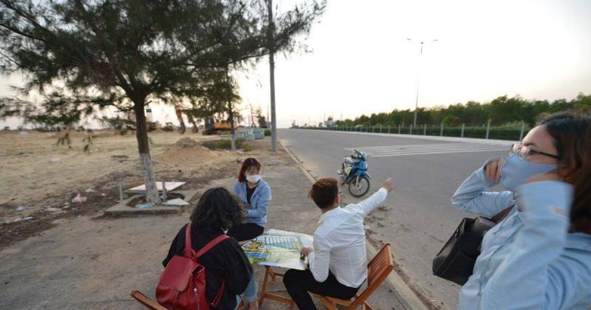 Thị trường chung cư Hà Nội đang bước vào giai đoạn điều chỉnh sau chuỗi tăng giá kéo dài nhiều năm.  ...