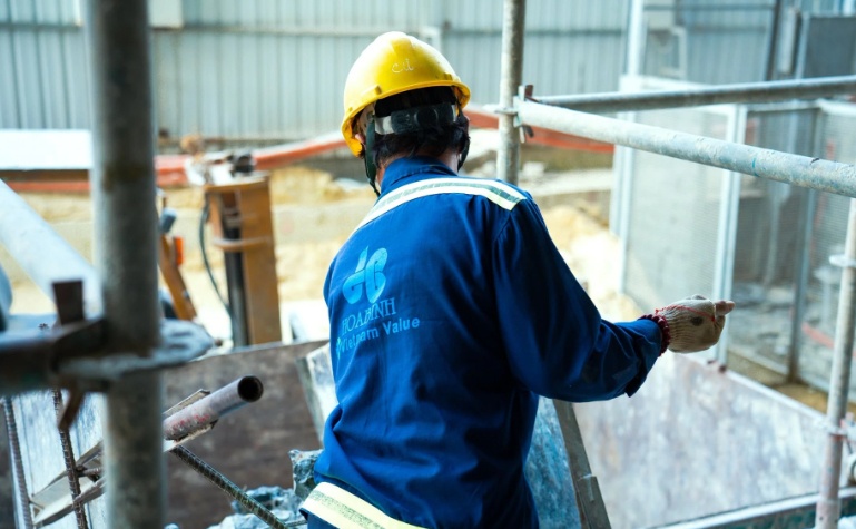 Nhà thầu nhiều việc, ít lãi