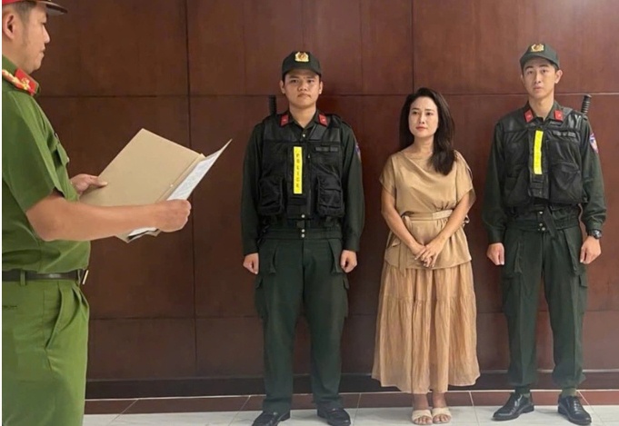 Ca sĩ Phương Diễm Huyền bị khởi tố