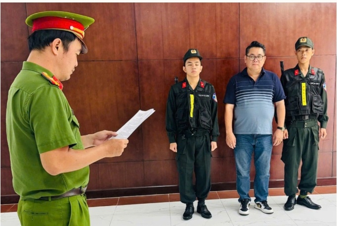 Ca sĩ Phương Diễm Huyền bị khởi tố