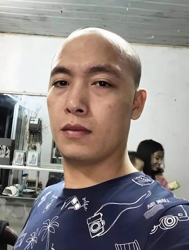 Huấn Hoa Hồng bị khám xét, Khánh Sky bị tạm giữ: Vua Quạt giờ ra sao?