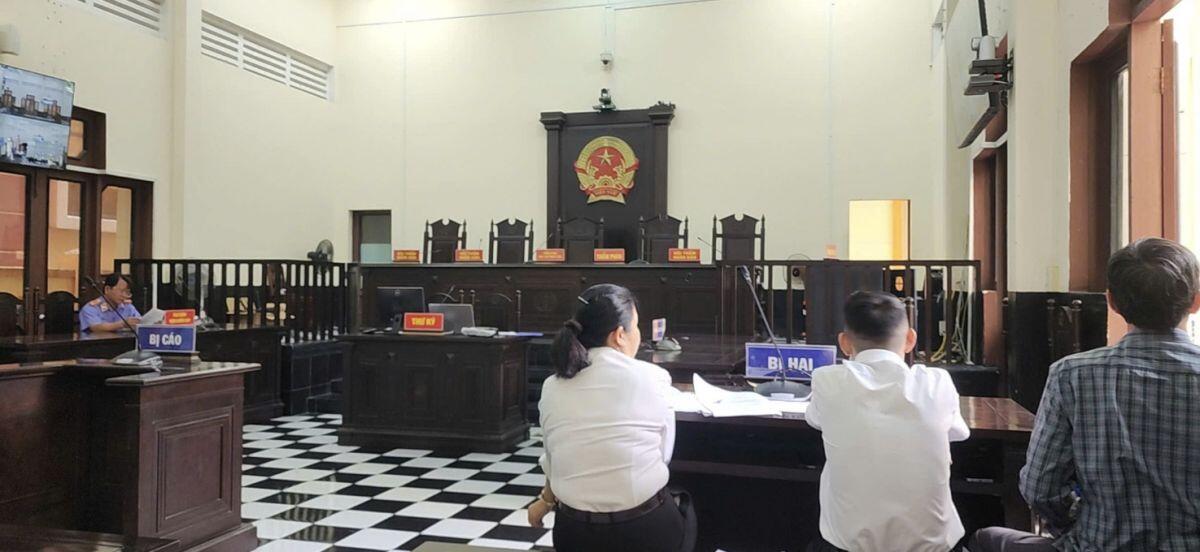 Nhân viên ngân hàng dùng hồ sơ khách cũ để lừa vay 10 tỷ đồng