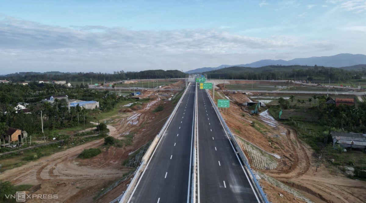 5 đoạn cao tốc Quảng Ngãi - Nha Trang thu phí từ 14/8