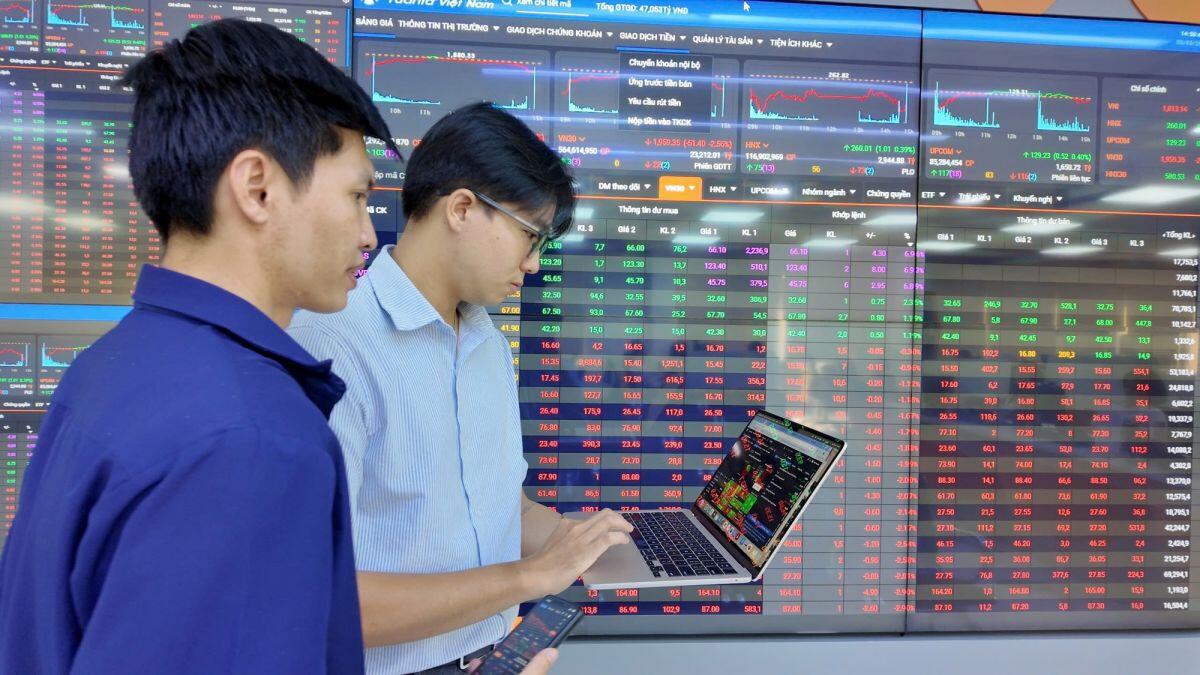 VN-Index hạ nhiệt, “hàng tốt” được săn tìm