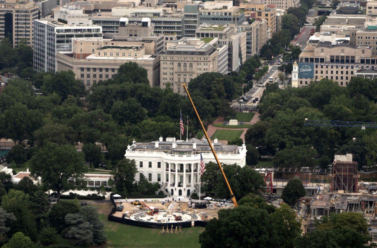 Ông Trump kháng cáo phán quyết chặn xây phòng khiêu vũ lên Tòa Tối cao