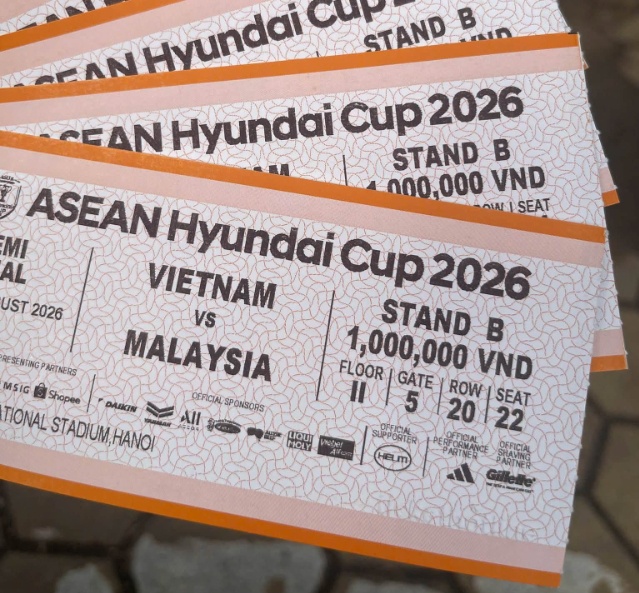 Sốt vé Việt Nam vs Malaysia: Vé chợ đen bị đẩy giá gấp 2 lần