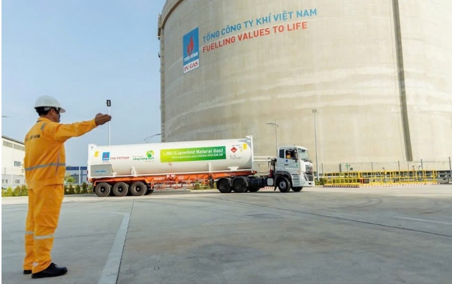 Petrovietnam bán 2-5% vốn GAS, BSR: Cổ đông nên lo hay mừng?