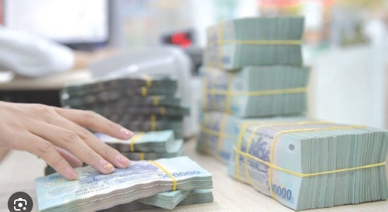 Ngân hàng “bật mí” kịch bản lãi suất cuối năm: Có nơi dự báo tăng 0,3%, nơi lại chờ giảm