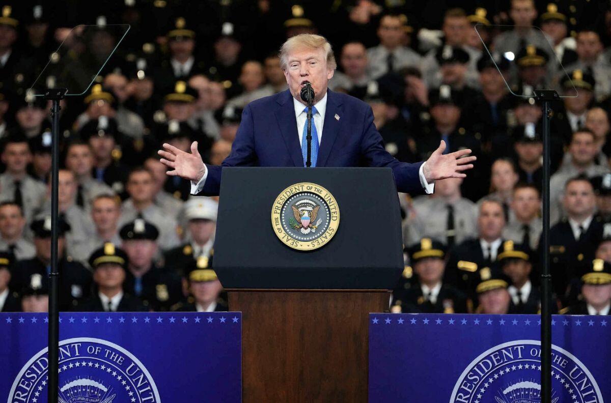 Bộ máy quan chức quy tụ giới siêu giàu dưới thời ông Trump