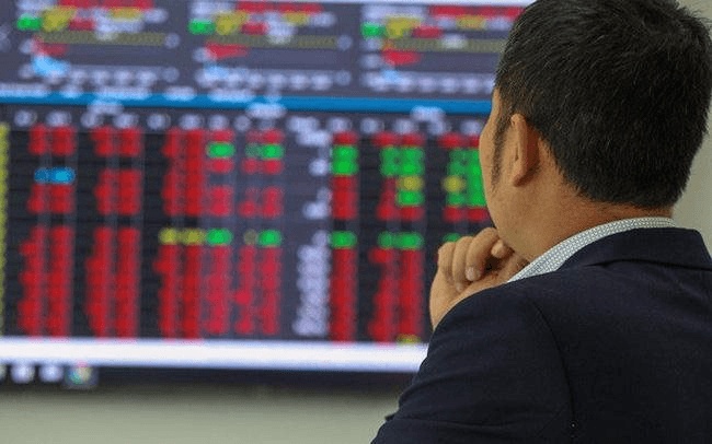 VN-Index chờ cú hích lãi suất