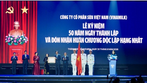 Vinamilk đón nhận Huân chương Độc lập hạng Nhất tại dấu mốc 50 năm