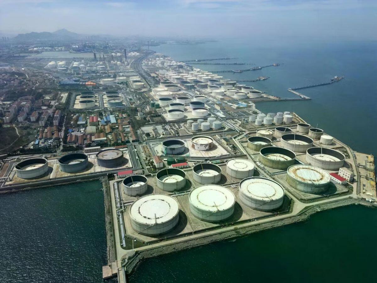 Lệnh phong tỏa "bóp nghẹt" dầu Iran