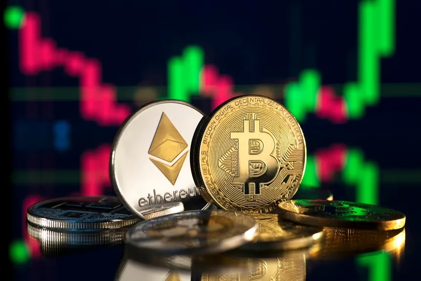 Bitcoin bật tăng 23%, thị trường đổi chiều?