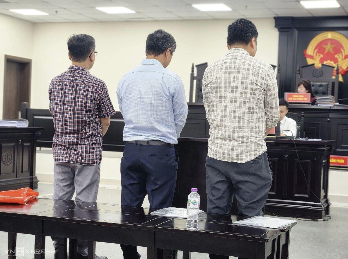 Cựu hiệu trưởng bị xét xử trong vụ 'ăn chặn tiền A80' của gần 1.000 sinh viên