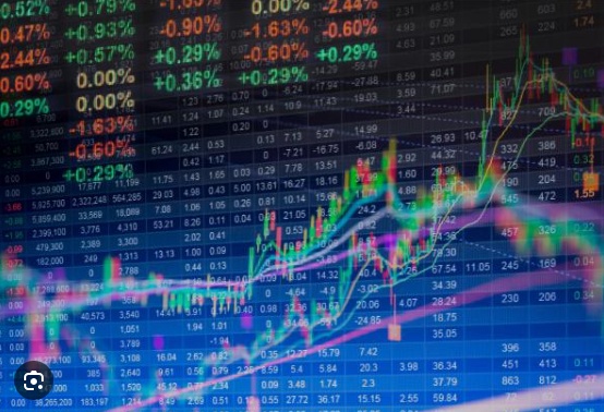 Maybank “điểm mặt” 10 cổ phiếu đáng chú ý: Từ bất động sản, ngân hàng đến dầu khí