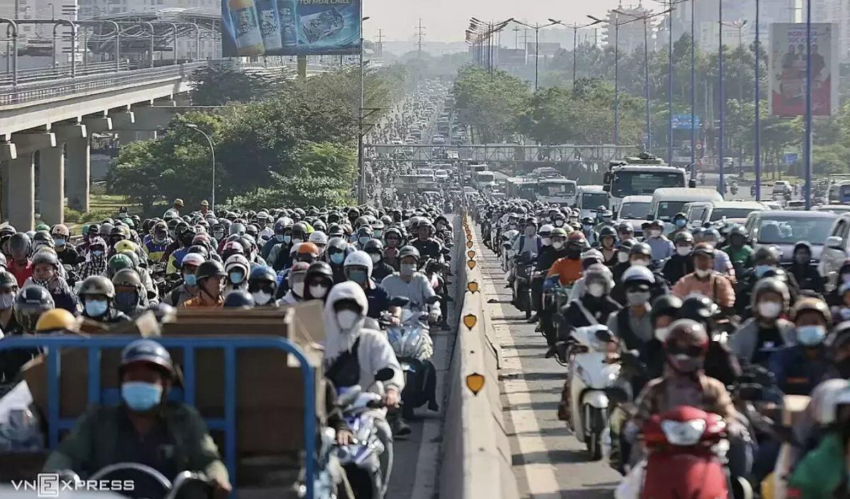 Đề xuất hạn chế xe xăng dầu vào trung tâm TP HCM giữa năm 2027