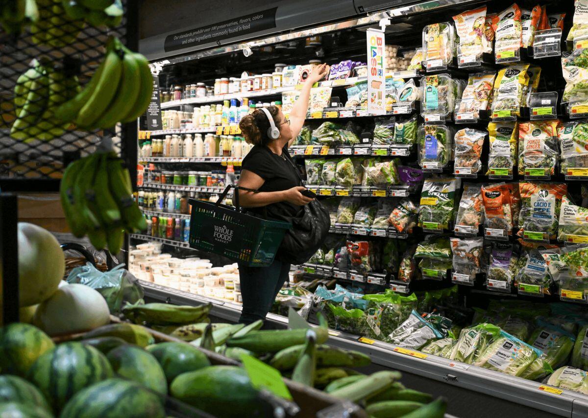 Lạm phát 3,3% "thử thách" Fed