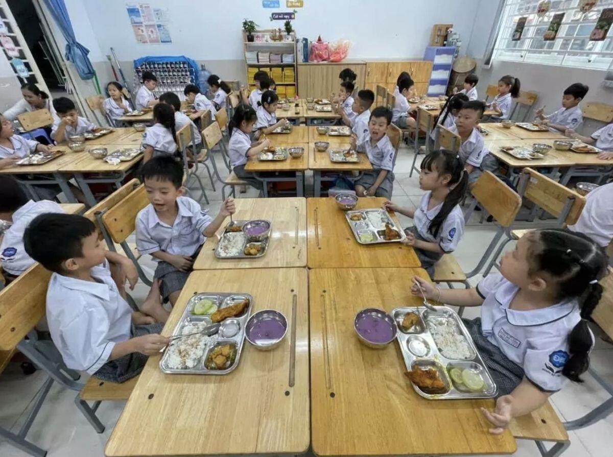 Sẽ miễn thuế thu nhập doanh nghiệp với suất ăn học sinh, sinh viên