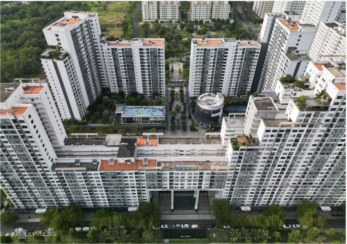 Doanh nghiệp địa ốc chật vật giữ dòng tiền