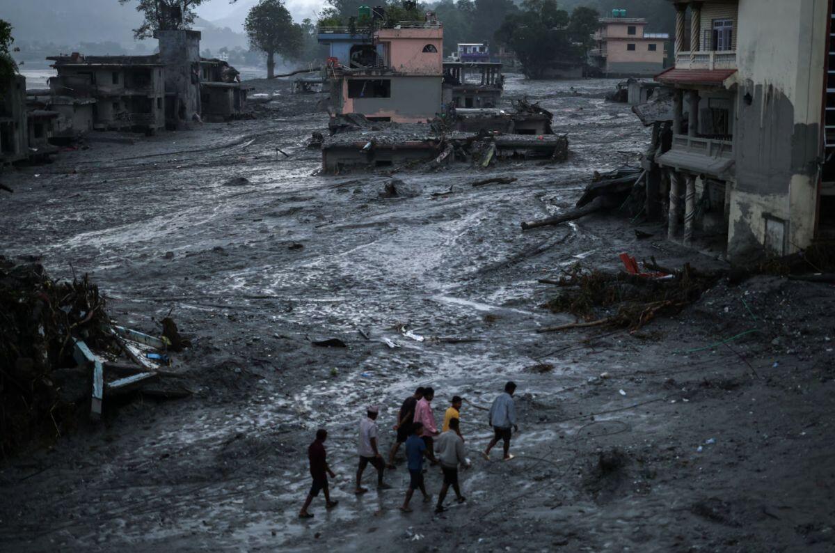 Lũ cuốn phăng 20 ngân hàng, hàng loạt két sắt chứa tiền và vàng biến mất: Nepal ráo riết truy tìm