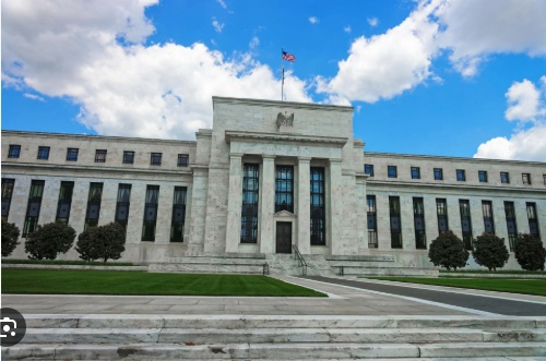 UBS bất ngờ đổi dự báo: Fed có thể tăng lãi suất 2 lần trong năm 2026