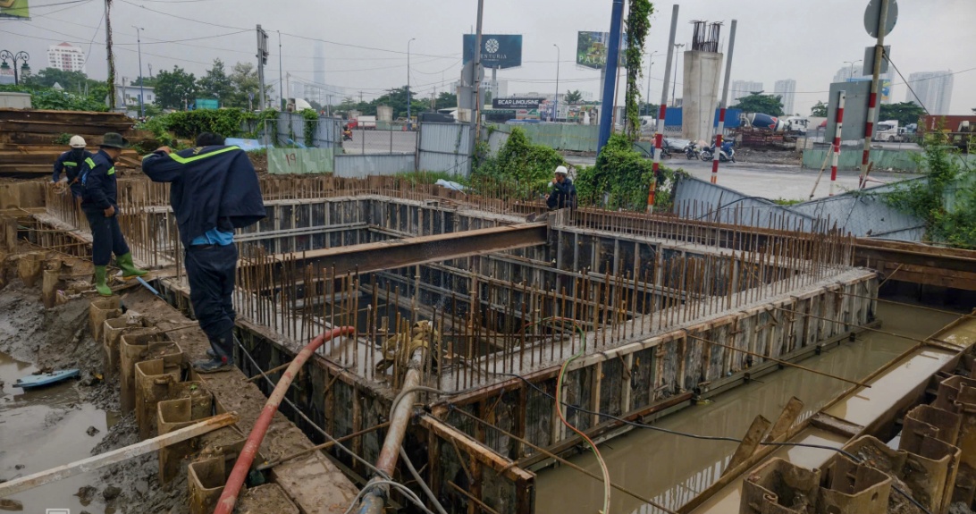 Đóng hầm chui lớn nhất TP HCM vì ngập, giao thông rối loạn